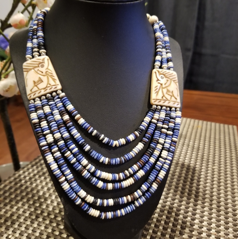 Fashoin Necklace.